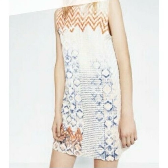 Boho Chic Sleeveless Dress - Picture 2 of 4